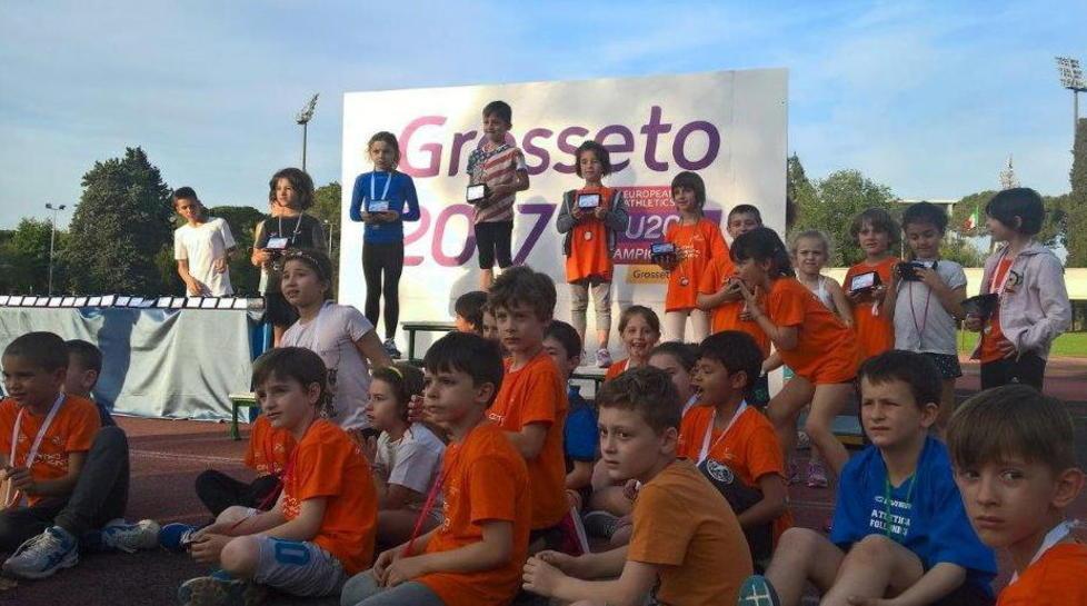 Tanti bambini in pista allo stadio Zecchini per le Miniolimpiadi 