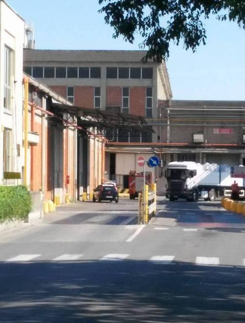 Operaio folgorato salvato dai colleghi 