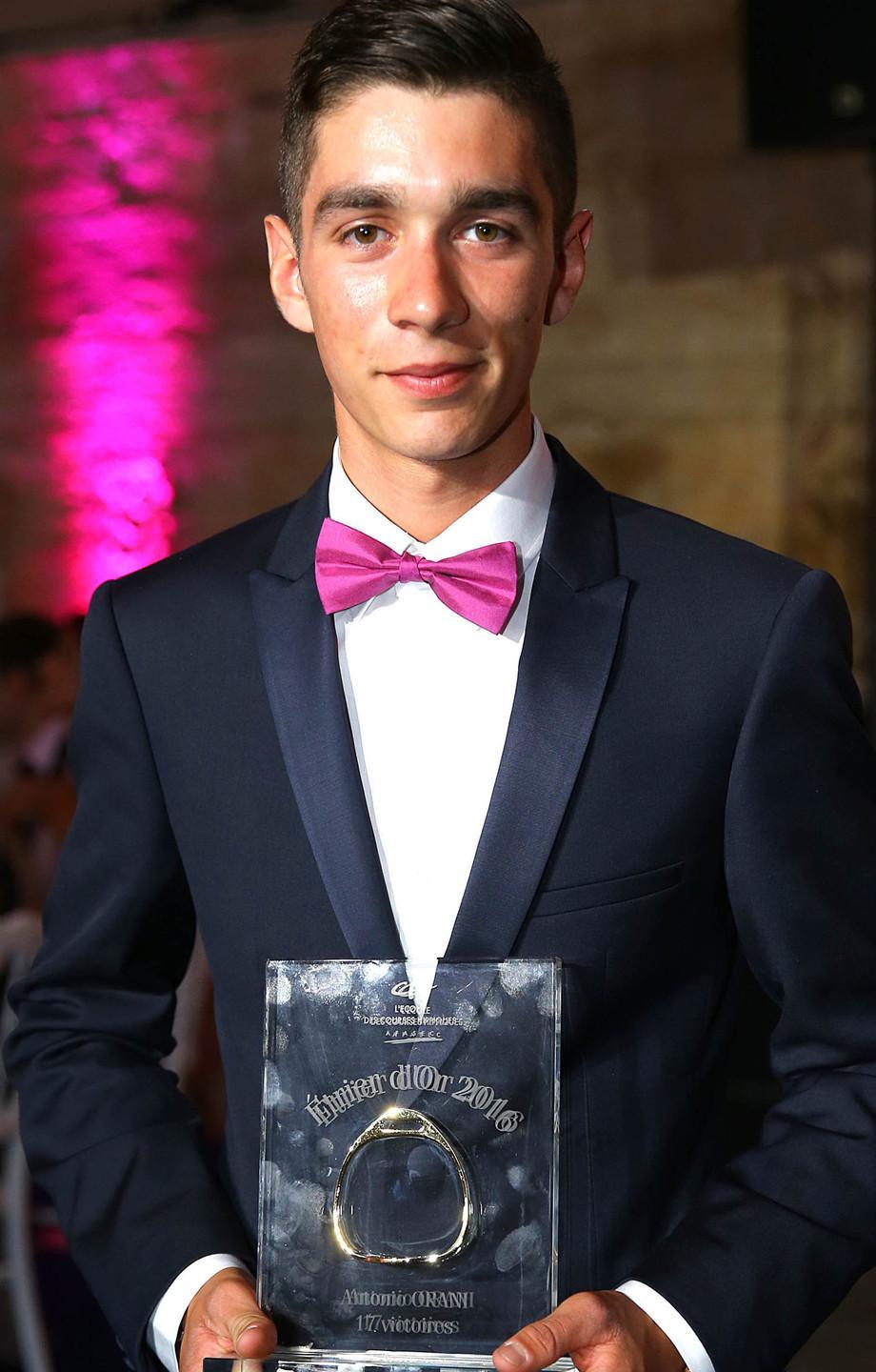 A un allievo fantino di Usini la staffa d’oro a Chantilly