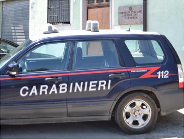 Tertenia, tenta di suicidarsi lanciandosi dal tetto: salvato dai carabinieri 