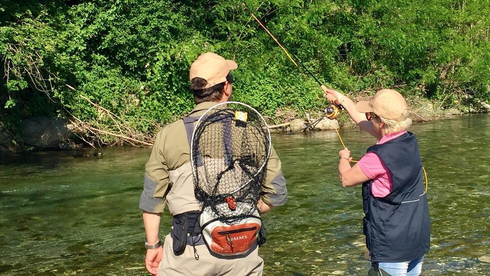 Le pazienti a pesca sul lago per combattere il tumore al seno 