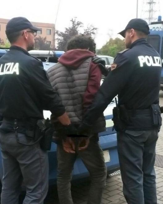 Mediatore arrestato per estorsione 