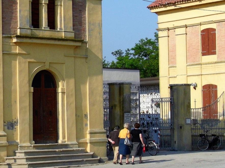 Esumazioni, il Comune cambia 