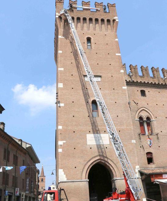 La piazza celebra il 2 Giugno 