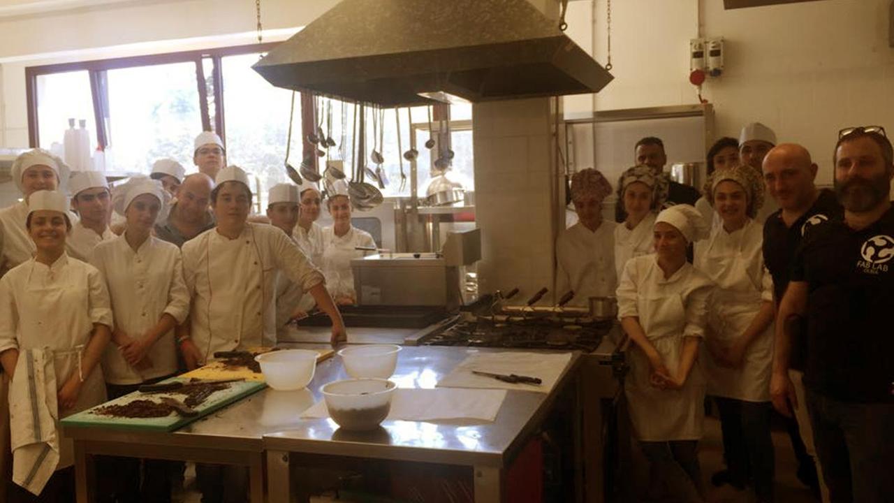Arzachena, all’alberghiero i futuri chef sono digitali 