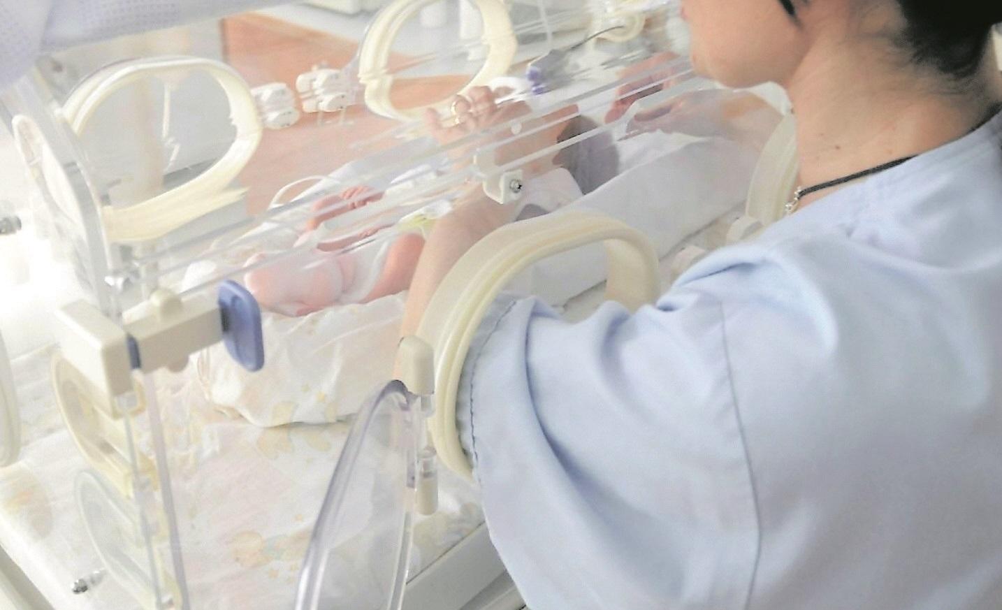 Sassari, bimba di 3 mesi morta nella clinica pediatrica: sotto inchiesta tre infermiere 