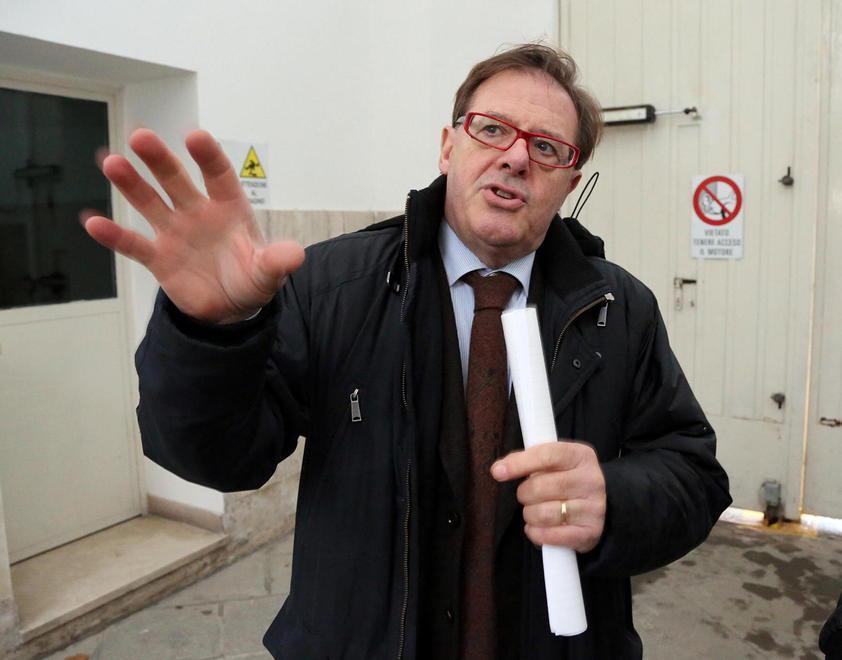 «In 2 contro dieci agenti? Mi pare un’esagerazione» 