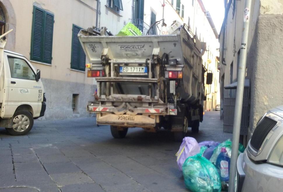 Cambia il servizio “porta a porta” da ieri le novità 