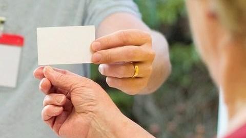 Voucher di 200 euro agli anziani