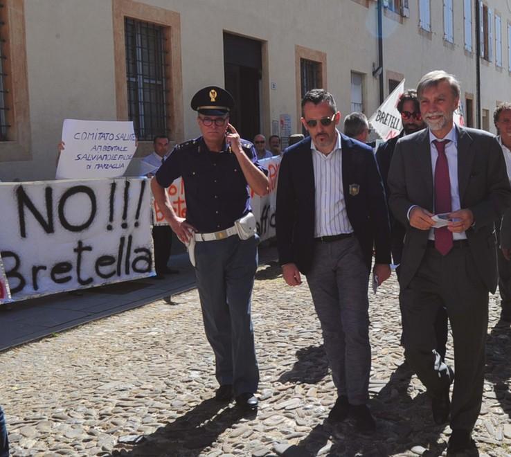 Ma gli ambientalisti protestano «Vergogna, qui lo smog uccide»