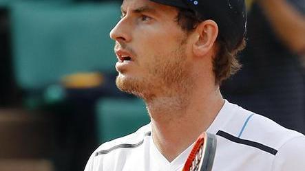 Fognini vince il derby con Seppi, Murray va avanti con il brivido