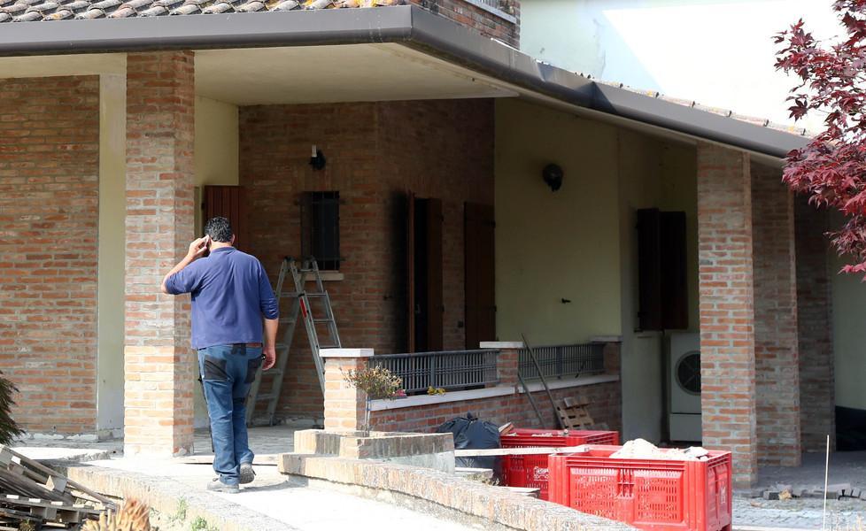 Rubano apparecchio laser in un cantiere