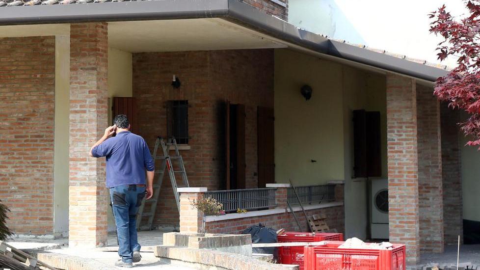 Rubano apparecchio laser in un cantiere