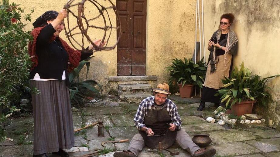 Tuffo dei bimbi nei mestieri del passato