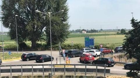 Traffico in tilt, strade paralizzate e feriti