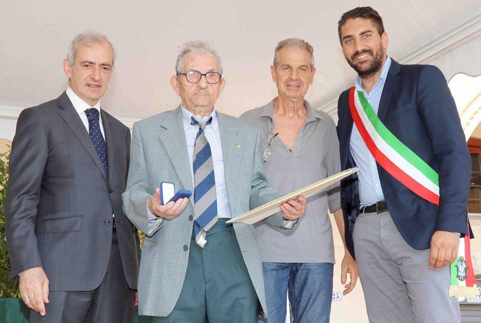 Canti, medaglie e ricordi il 2 Giugno scalda i cuori 