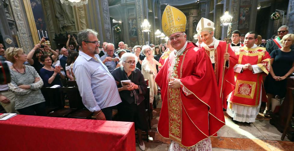 Il nuovo vescovo: «Chiesa aperta a tutti specie ai più deboli»  