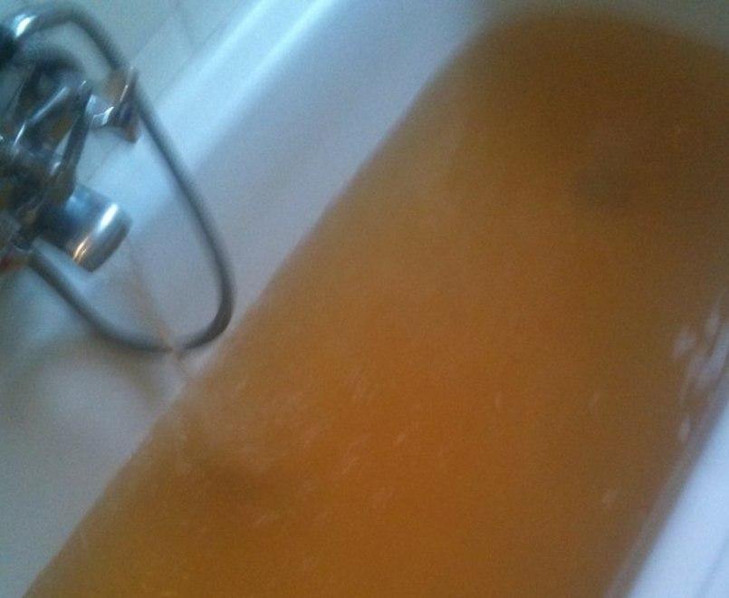 L’acqua sporca ritorna anche a Torre del Lago 