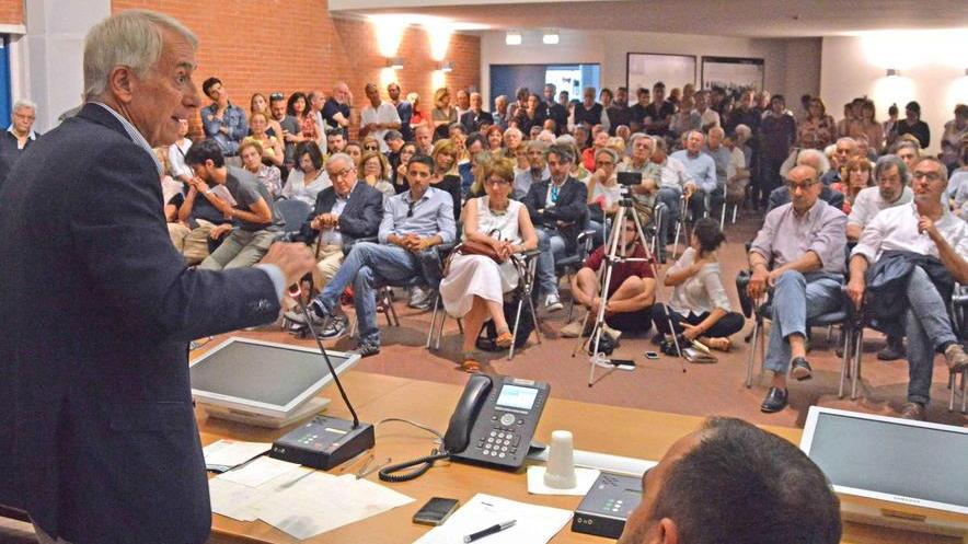 Pisapia vota Bertinelli «favoloso sindaco»