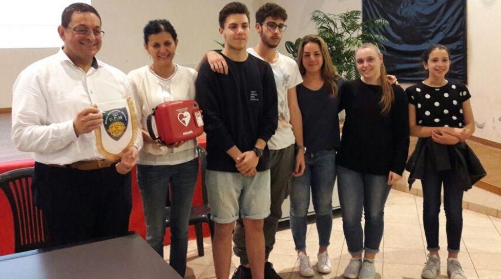 Nuovo defibrillatore a Massa Fiscaglia da parte di Avis&Co.