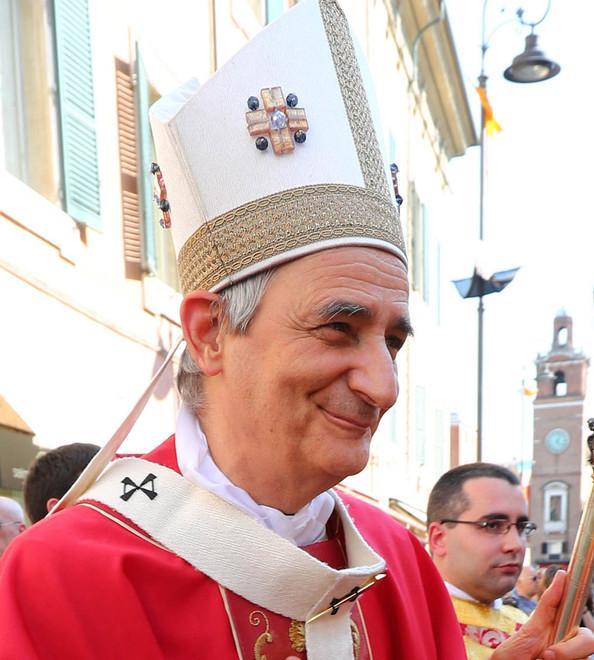 Da Zuppi a don Ciotti, oltre duecento tra vescovo e preti
