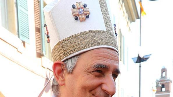 Da Zuppi a don Ciotti, oltre duecento tra vescovo e preti