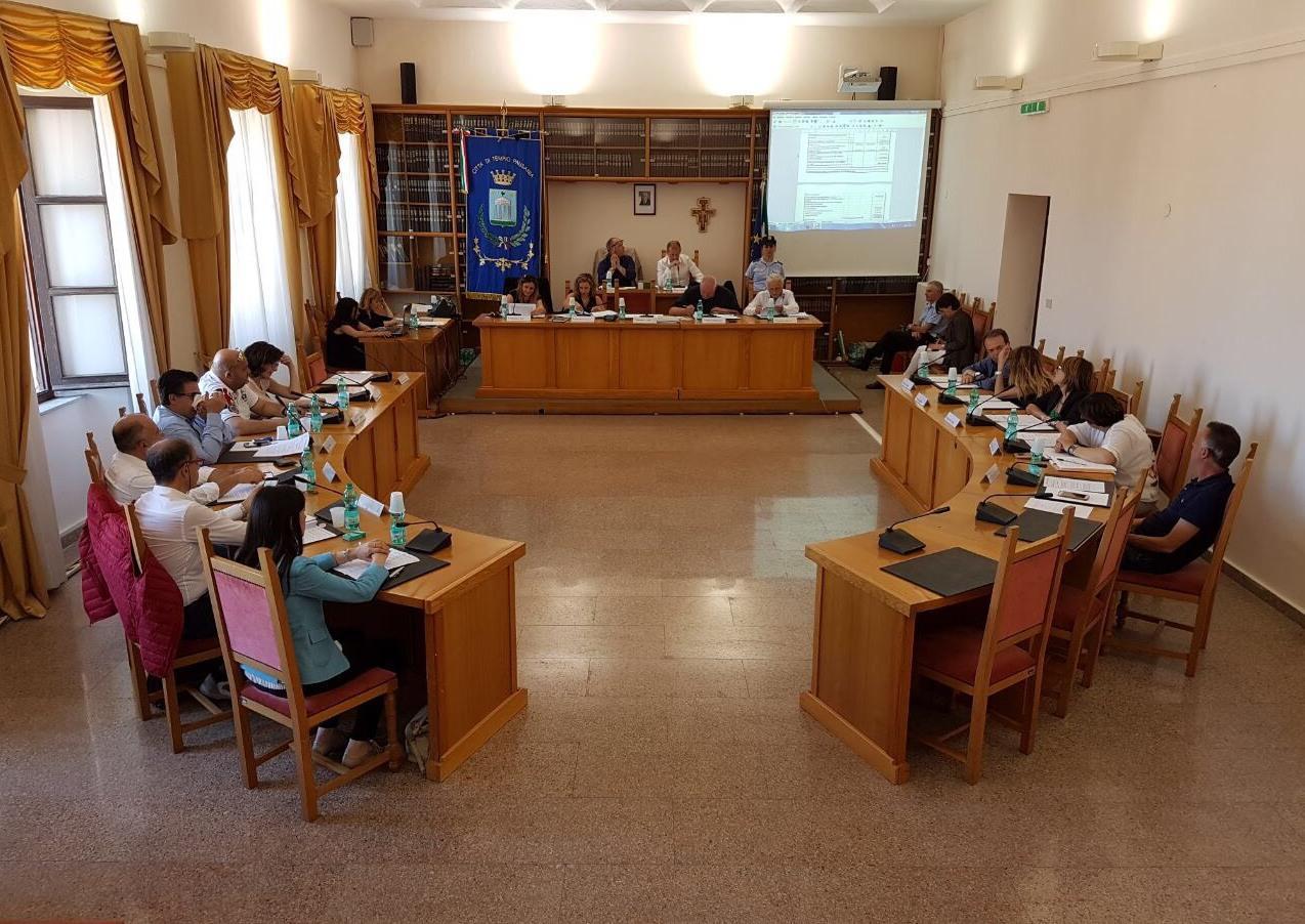 Scontro sul bilancio Per la minoranza «pochi investimenti» 