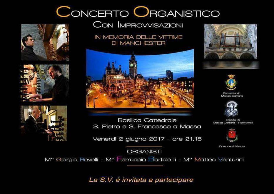Commemorate le vittime dell’attentato di Manchester