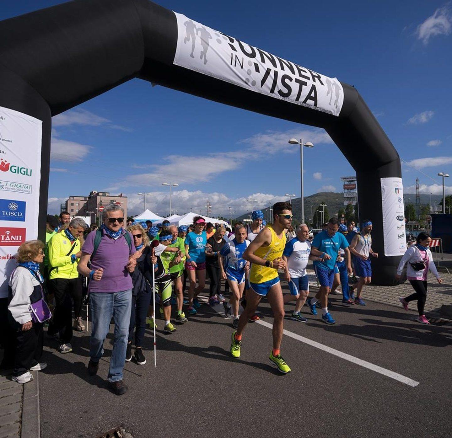 Sorpresa a rubare dentro una macchina nomade in manette