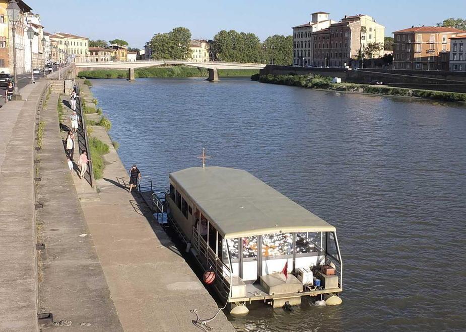 Trasporto merci e persone in Arno con battelli elettrici 