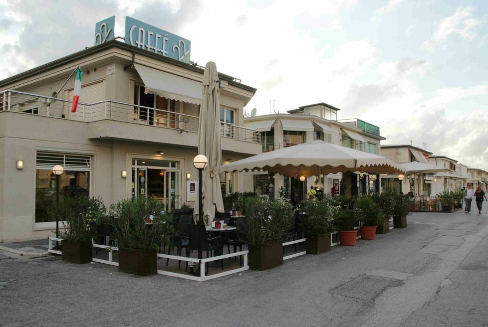 Il Caffè 22 in Passeggiata a Viareggio