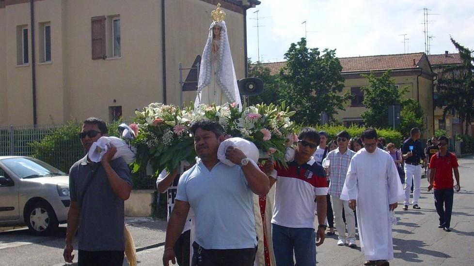 La processione dei fedeli filippini