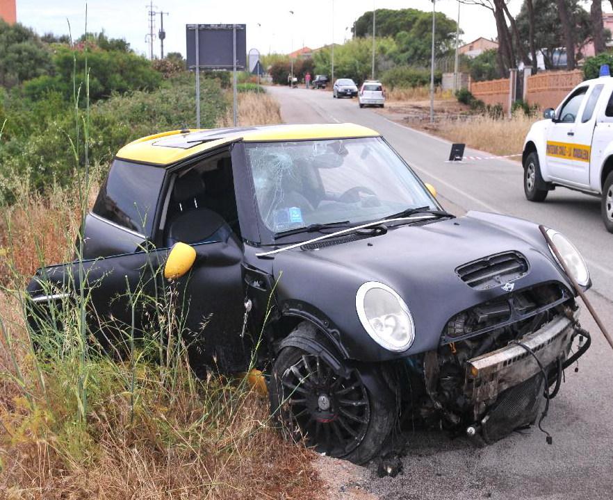 Capottano a Moneta: un ferito grave e un giovane illeso