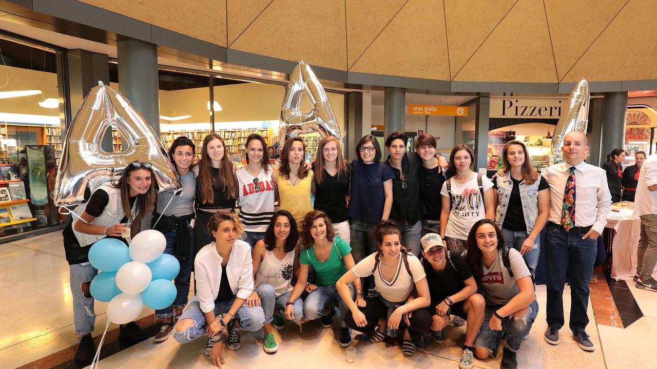 Musica, brindisi e applausi per l'Empoli Ladies