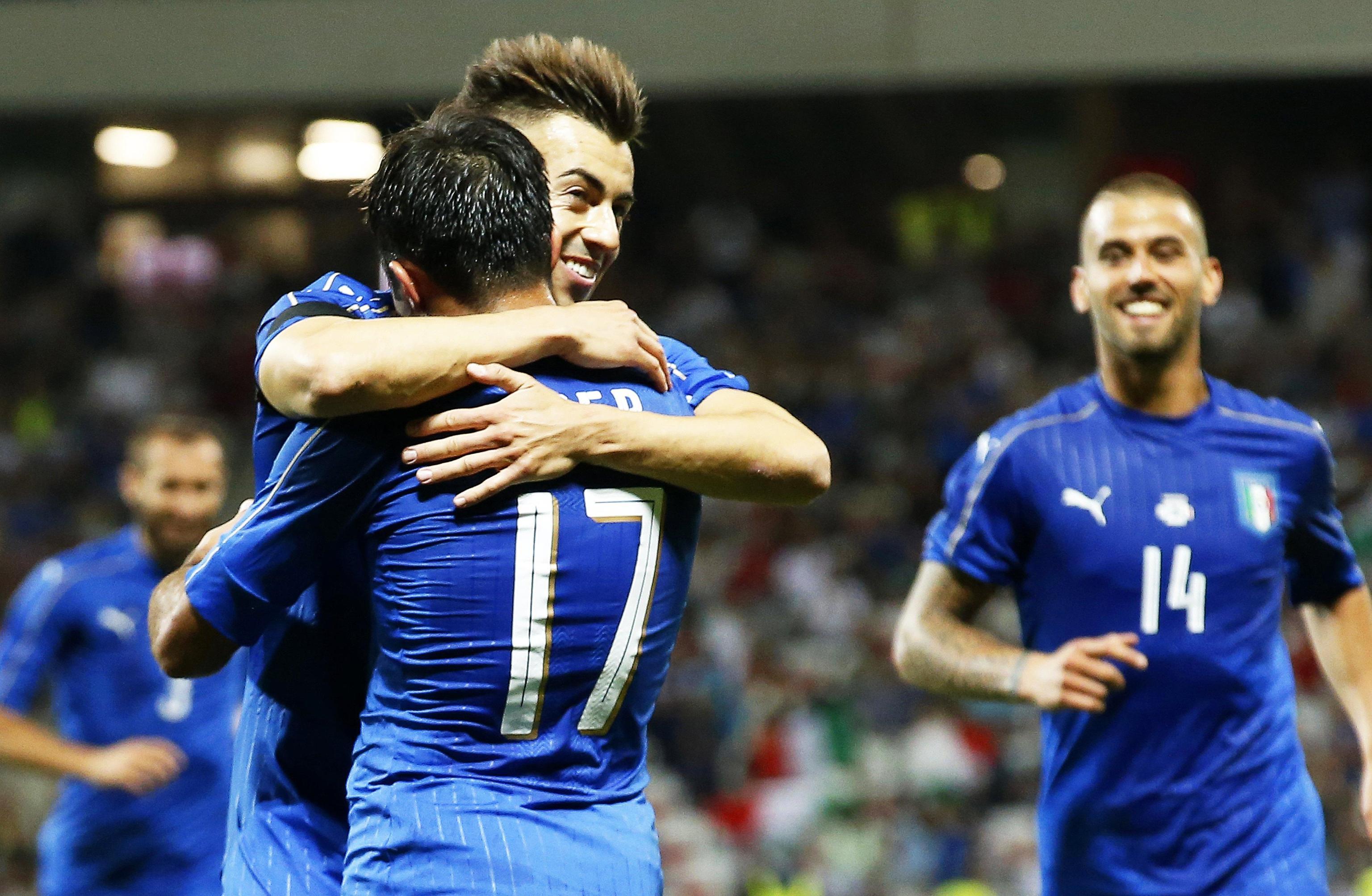 La festa azzurra dopo il 2-0 di Eder