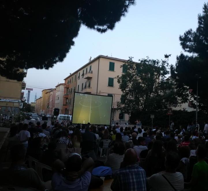 Centinaia in piazza e 25 kg di tortelli venduti