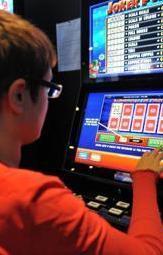 Schiavi del gioco, 500 cercano aiuto 