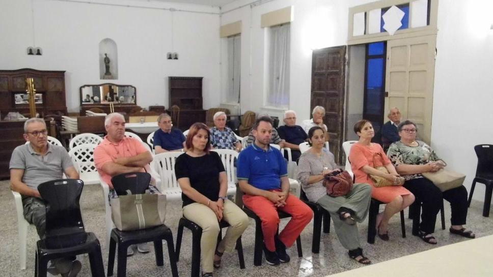 Degrado al cimitero Cittadini arrabbiati