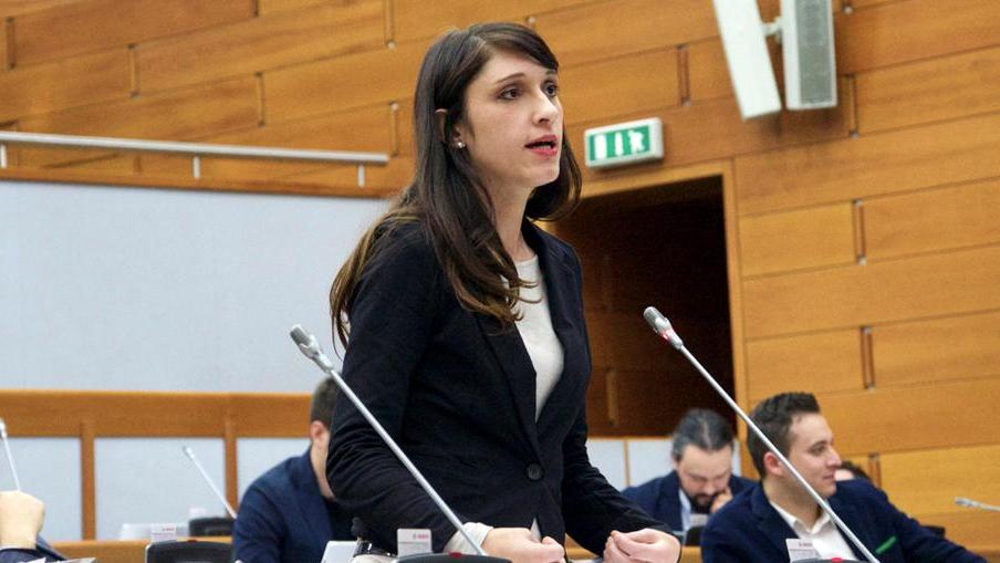 M5S: «Sui servizi volontari l’Asl faccia chiarezza»