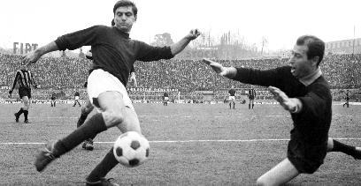 Addio al portiere di ghiaccio Il calcio italiano piange Sarti