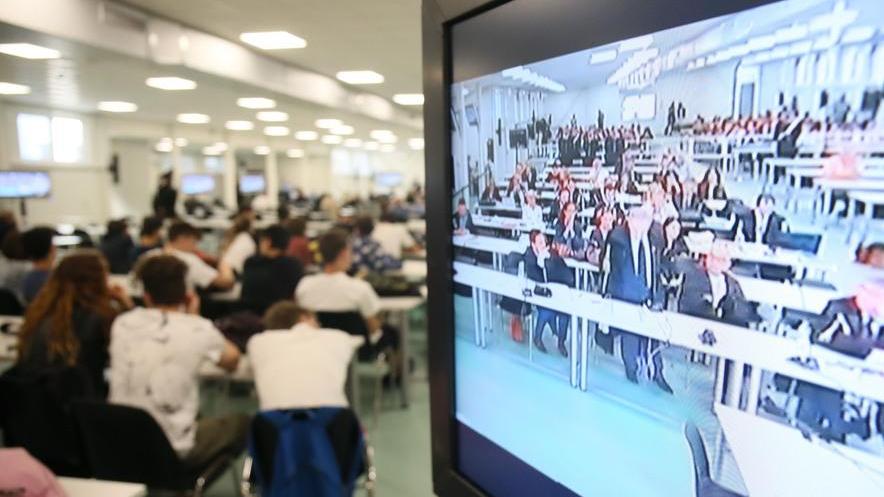 Alla sbarra gli ex carabinieri legati a membri della consorteria