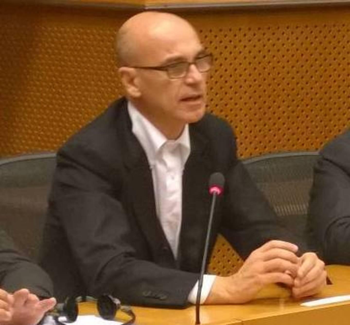 Europarlamentari in aula Soru si conferma maglia nera 