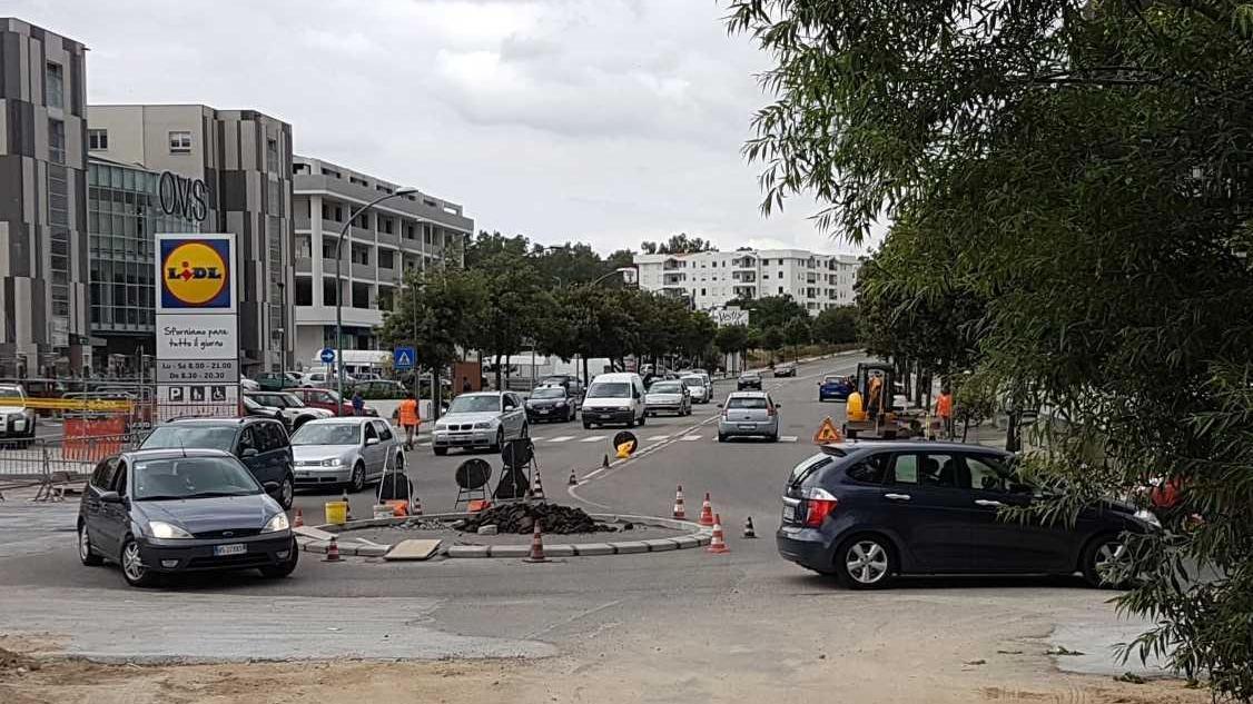 Via Don Bosco, lavori in corso per la rotatoria