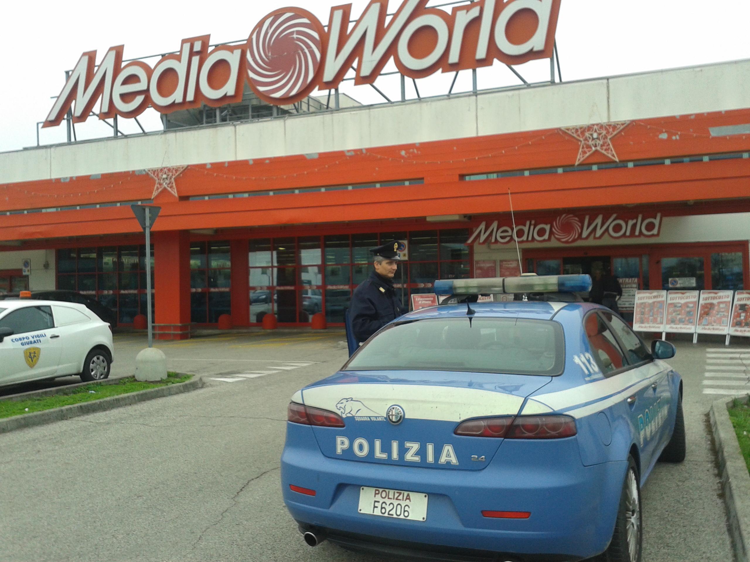Il negozio di Mediaworld a Ferrara