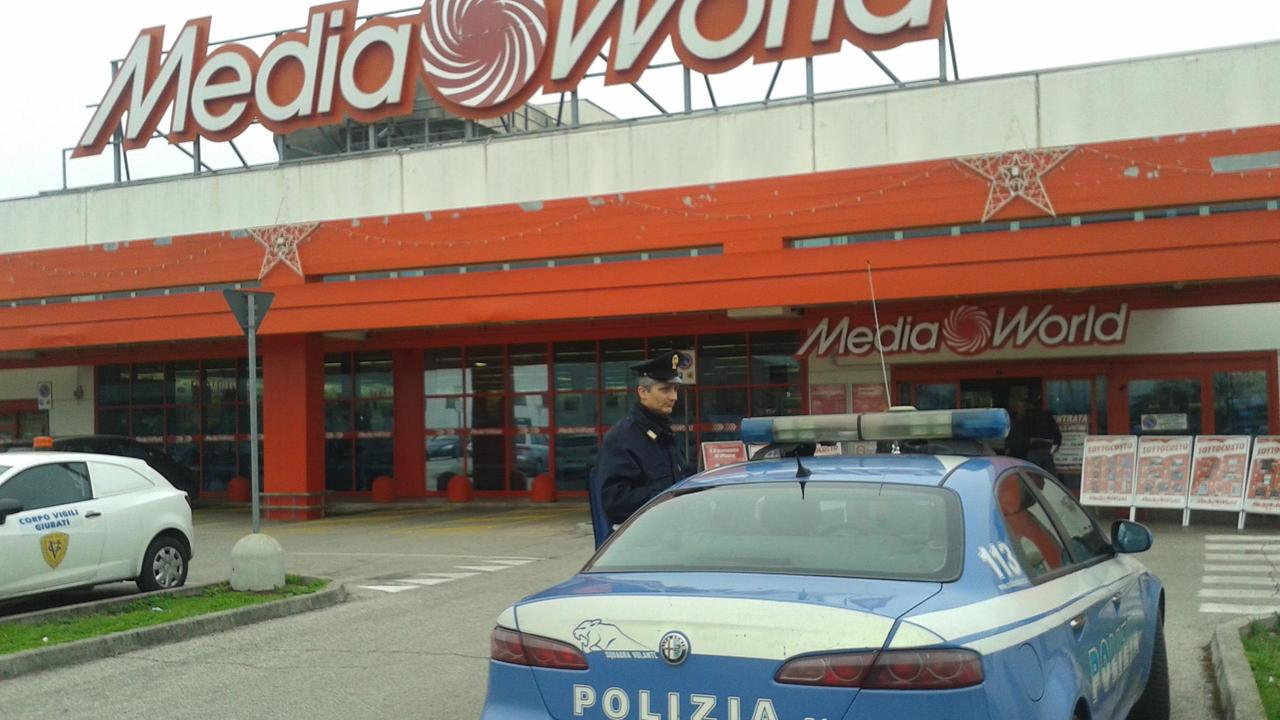 Il negozio di Mediaworld a Ferrara