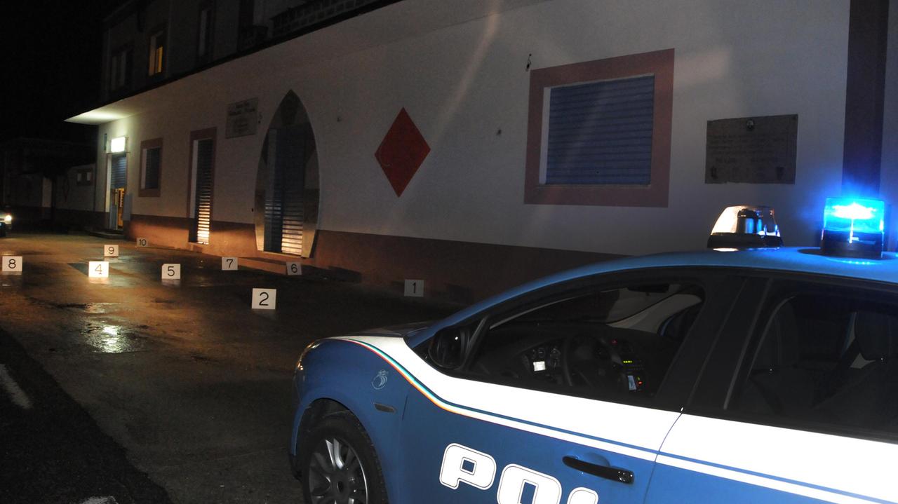 Cagliari, rubano gasolio nel cortile di una ditta: arrestati