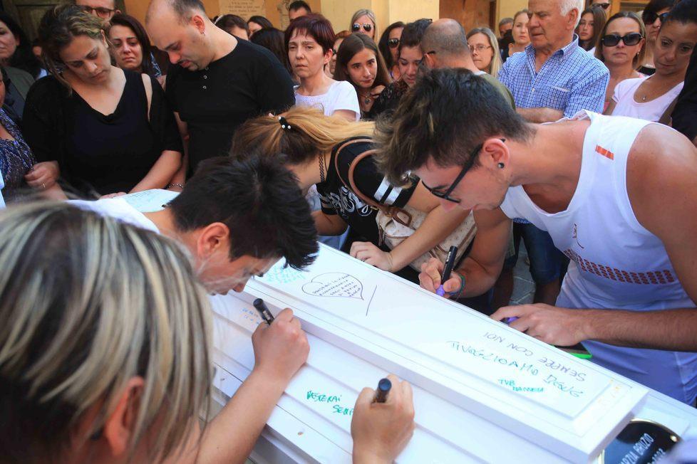 Rubiera, folla commossa ai funerali di Marzia Bruzio