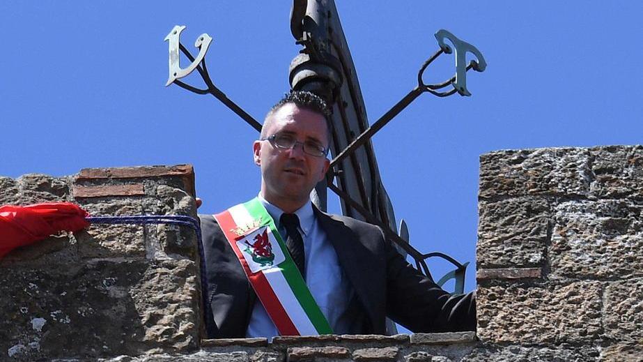 «Il sindaco sulla torre? È un delirio collettivo»