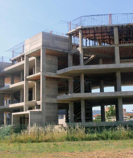 “Mostro” messo in sicurezza, ma il degrado resta