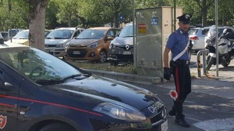 Ruba sulle auto in sosta Arrestato ladro seriale